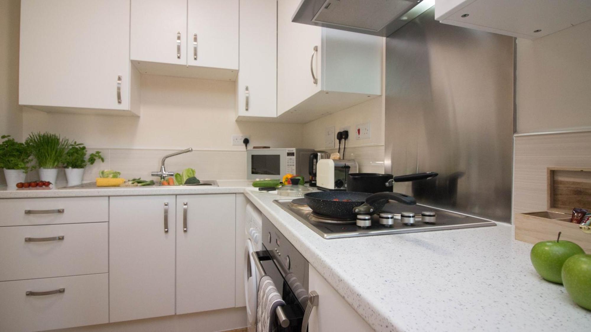 Castle Point Apartments Southampton Premier Lodge Bagian luar foto