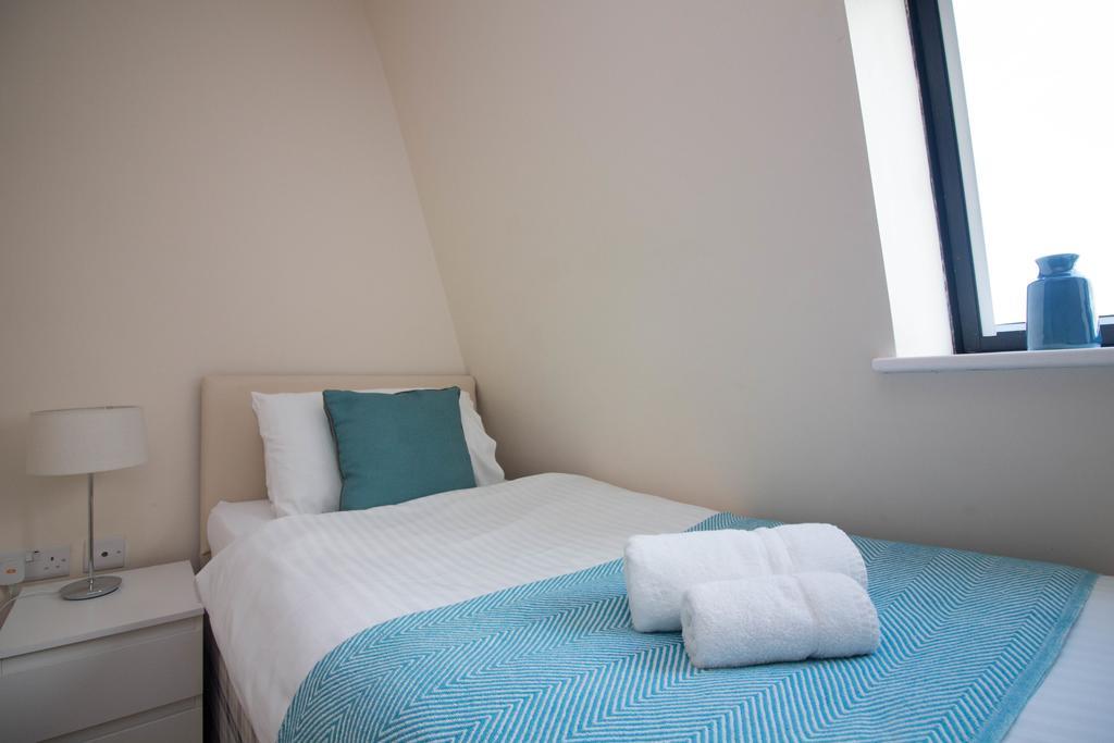 Castle Point Apartments Southampton Premier Lodge Bagian luar foto