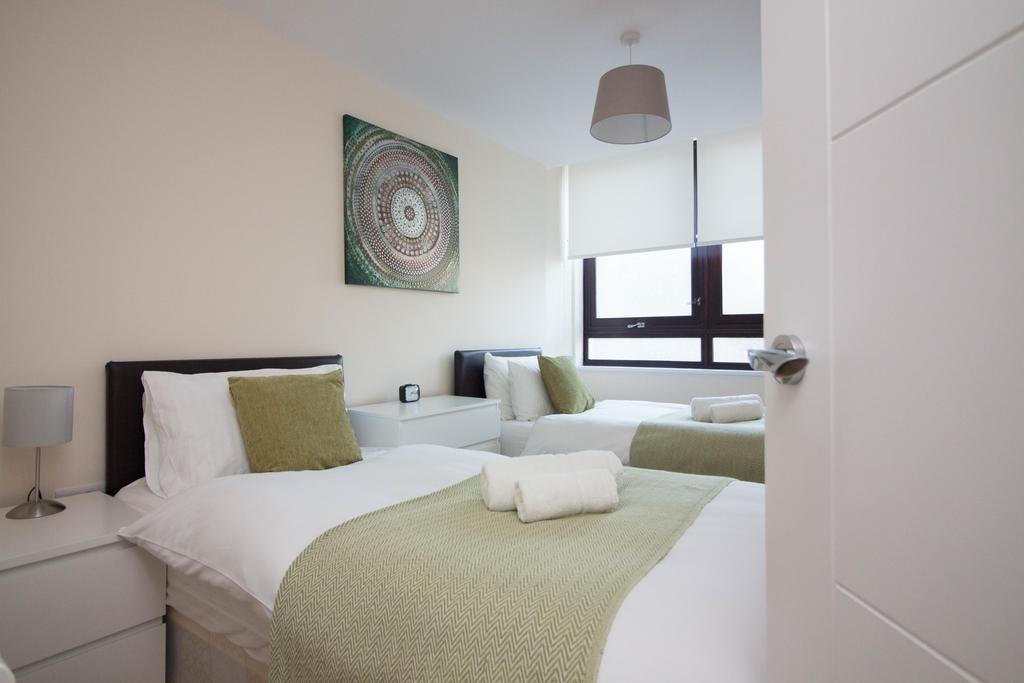 Castle Point Apartments Southampton Premier Lodge Bagian luar foto